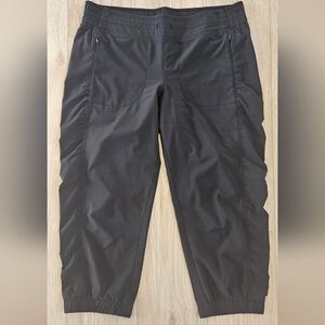 Athleta La Viva Capri Jogger Women's 12 Black Crop Pant Zip Pockets